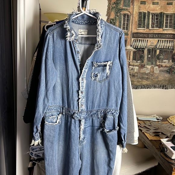 Distressed denim jumpsuit button down front - Picture 1 of 4